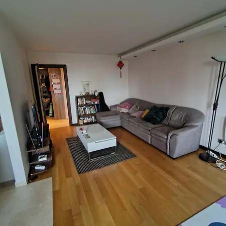 Δωμάτια σε οικογενειακή κατοικία Tina's Shared